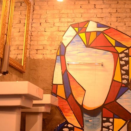 Kimchee Sinchon Guesthouse Seoul Bagian luar foto