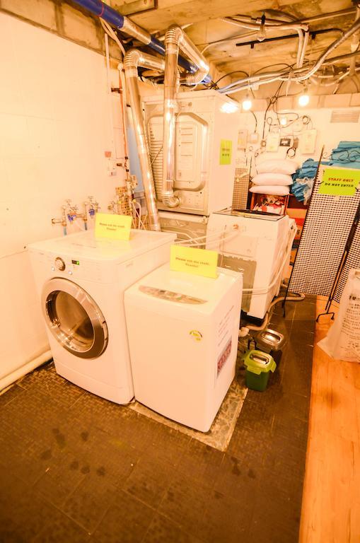 Kimchee Sinchon Guesthouse Seoul Bagian luar foto