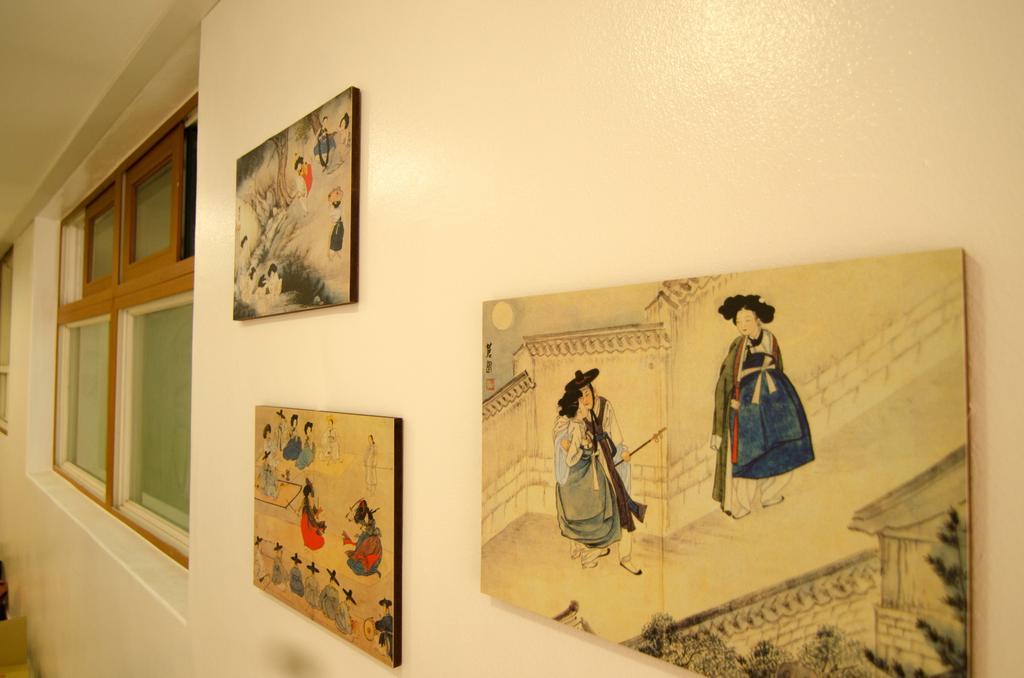 Kimchee Sinchon Guesthouse Seoul Bagian luar foto