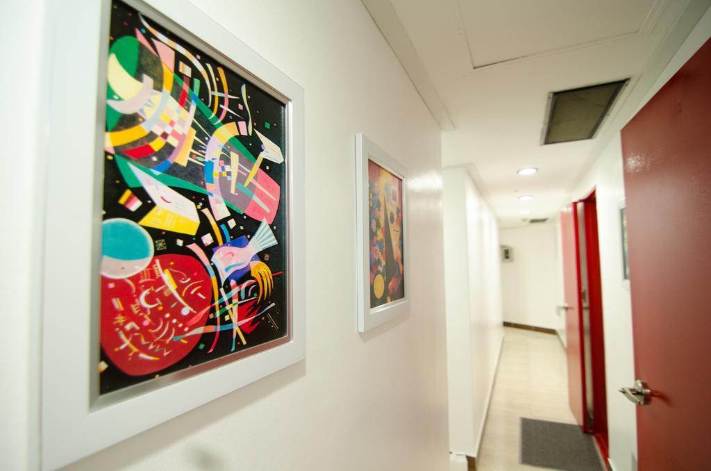 Kimchee Sinchon Guesthouse Seoul Bagian luar foto
