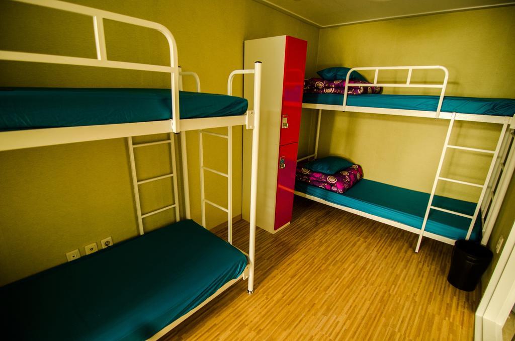 Kimchee Sinchon Guesthouse Seoul Ruang foto