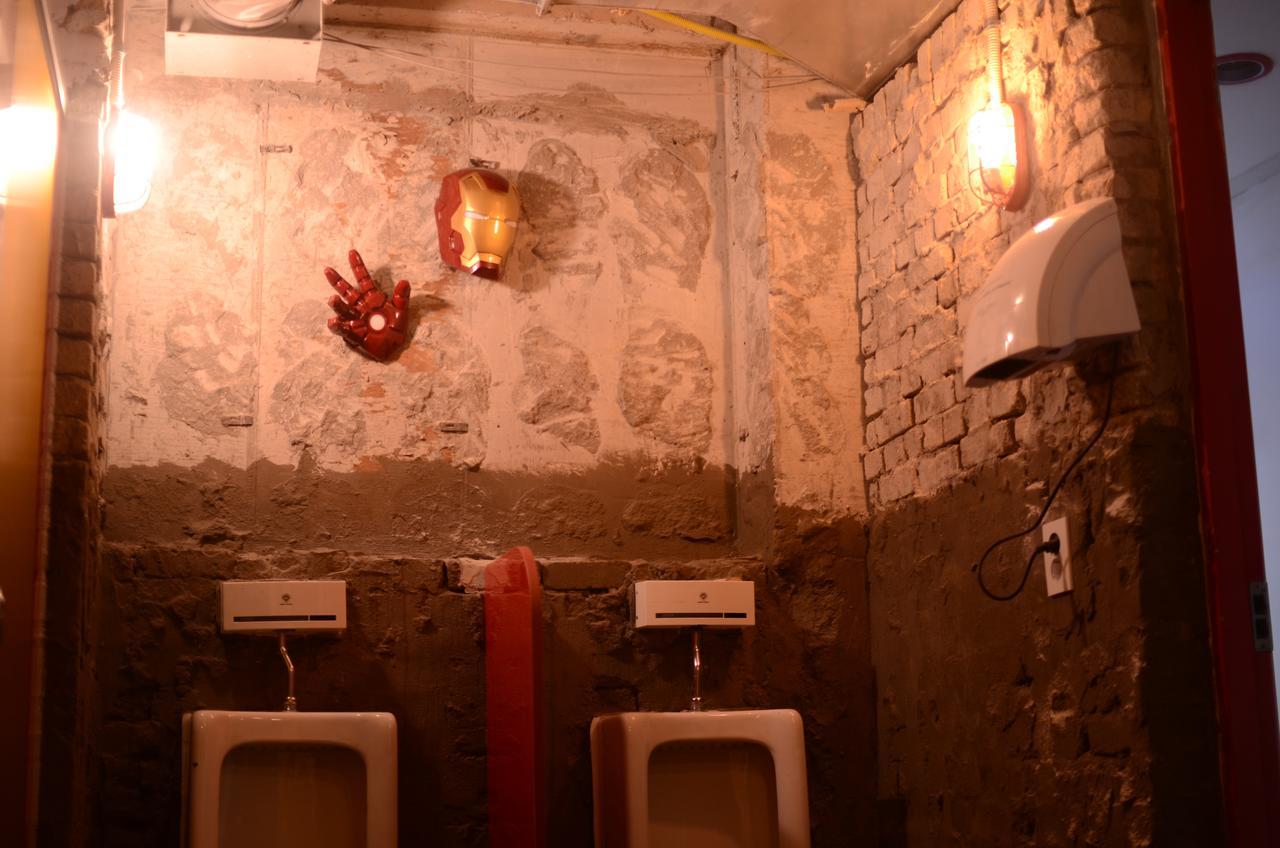 Kimchee Sinchon Guesthouse Seoul Bagian luar foto