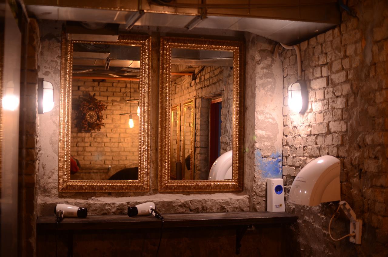 Kimchee Sinchon Guesthouse Seoul Bagian luar foto