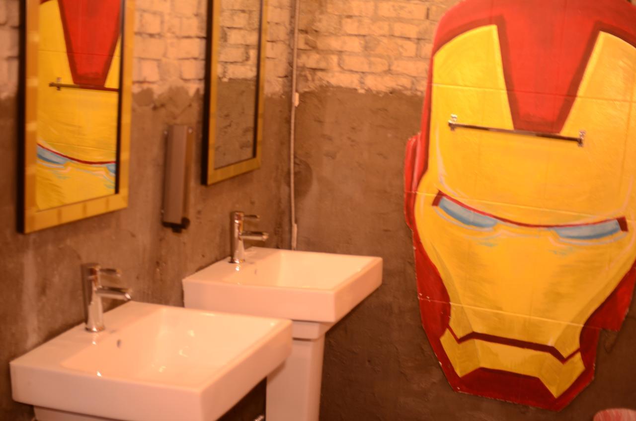 Kimchee Sinchon Guesthouse Seoul Bagian luar foto
