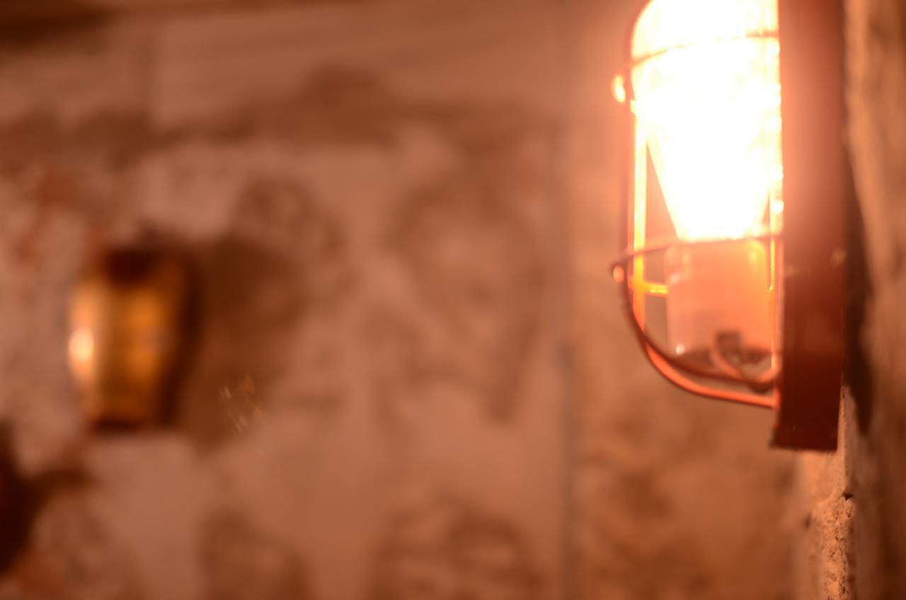 Kimchee Sinchon Guesthouse Seoul Bagian luar foto